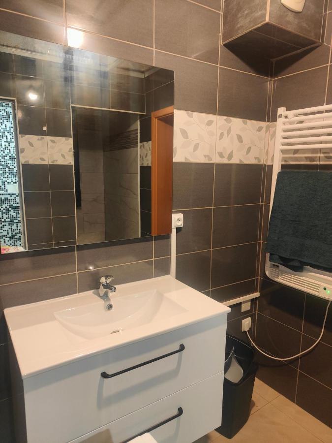 Chambre Climatisee Et Cosy Auberge Du Manala Hotel 24 24 Saint-Louis (Haut-Rhin) Exterior foto